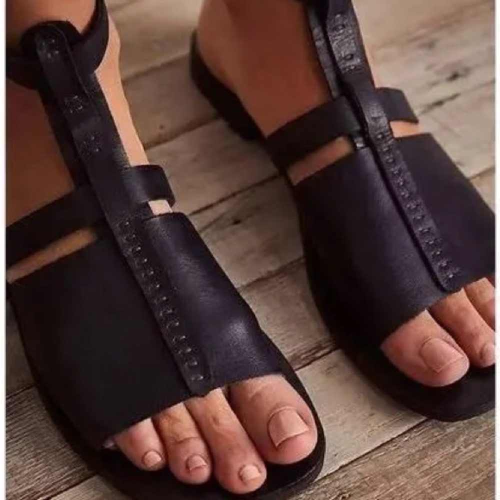 FREE PEOPLE Long Weekend Black Leather Sandals